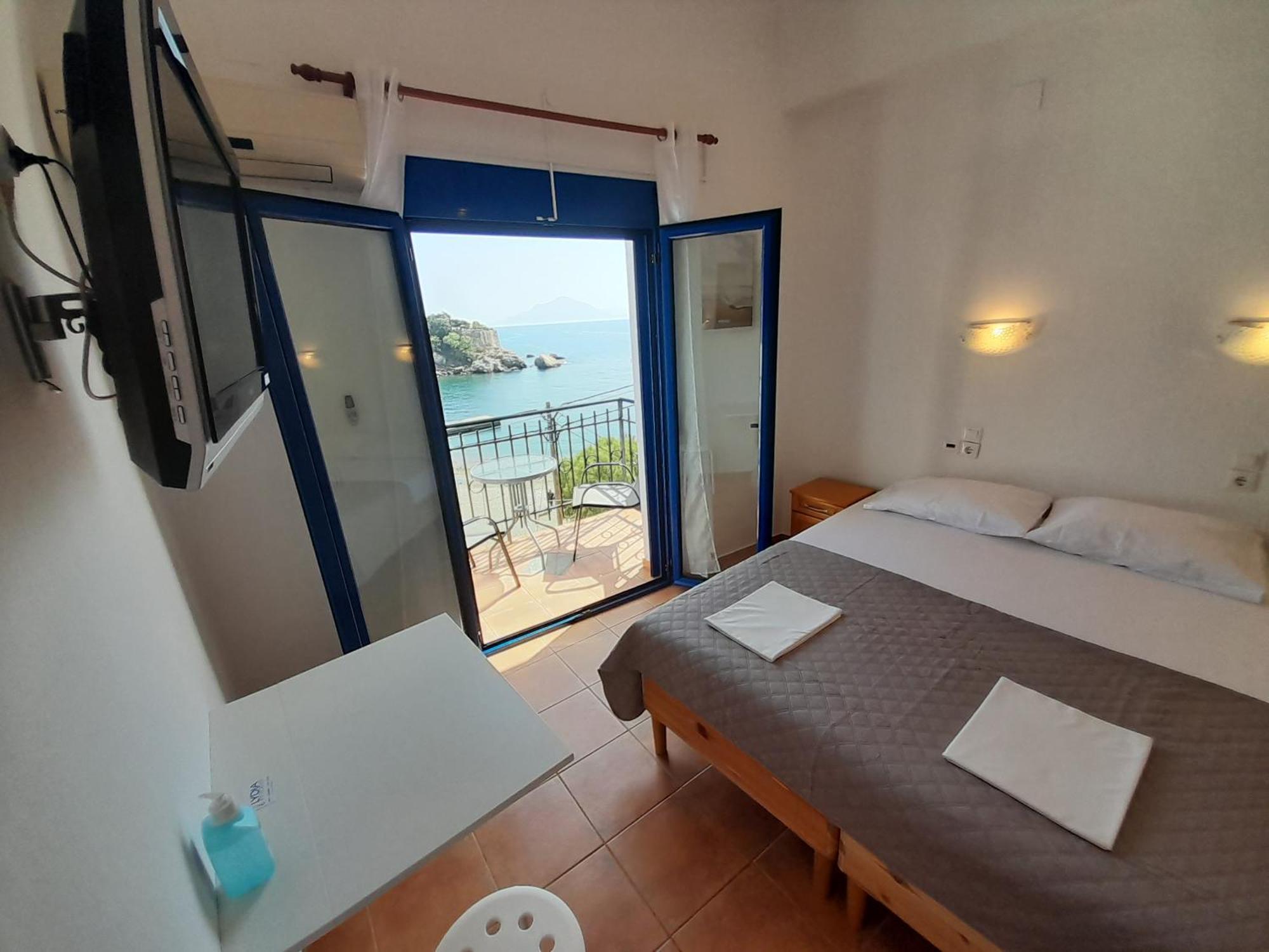 Lydia Mare Aparthotel Agios Kirykos  Ngoại thất bức ảnh